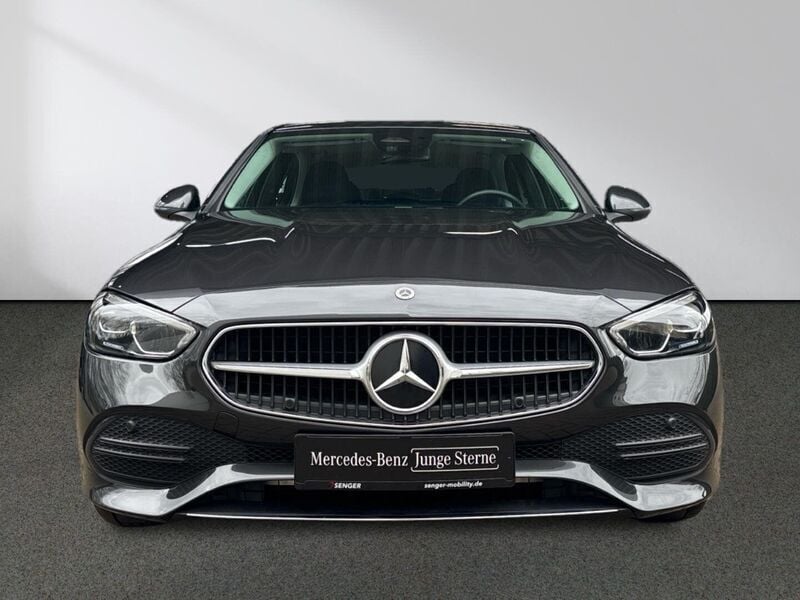 Gebraucht Mercedes C200 Avantgarde 277 PS (203 kW) 2023 Andere farbe Limousine