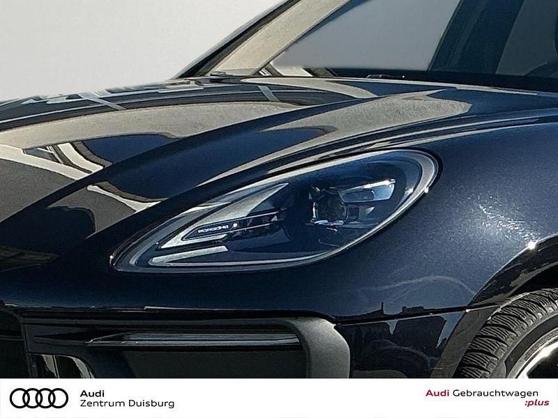 Gebraucht Porsche Macan 265 PS (194 kW) 2023 Tiefschwarzmetallic SUV