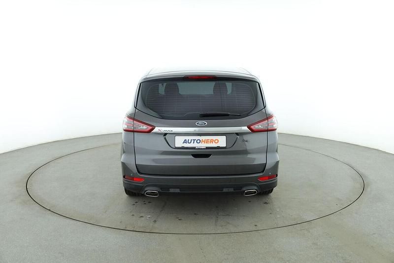 Gebraucht Ford S-MAX Titanium 180 PS (132 kW) 2016 Grau Van / Kleinbus