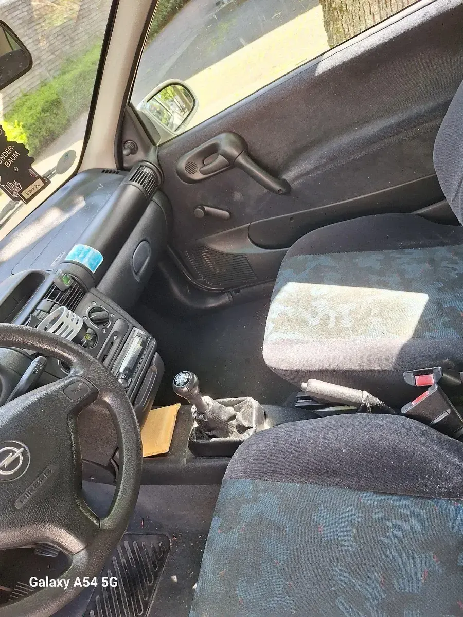 Gebraucht Opel Corsa 54 PS (39 kW) 1999 Silber Kleinwagen