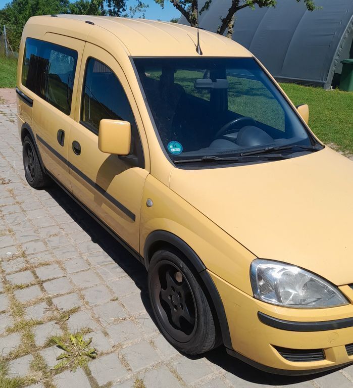 Gelb Gebraucht 2005 Opel Combo Van / Kleinbus | 1.550 € - Bild 1/4