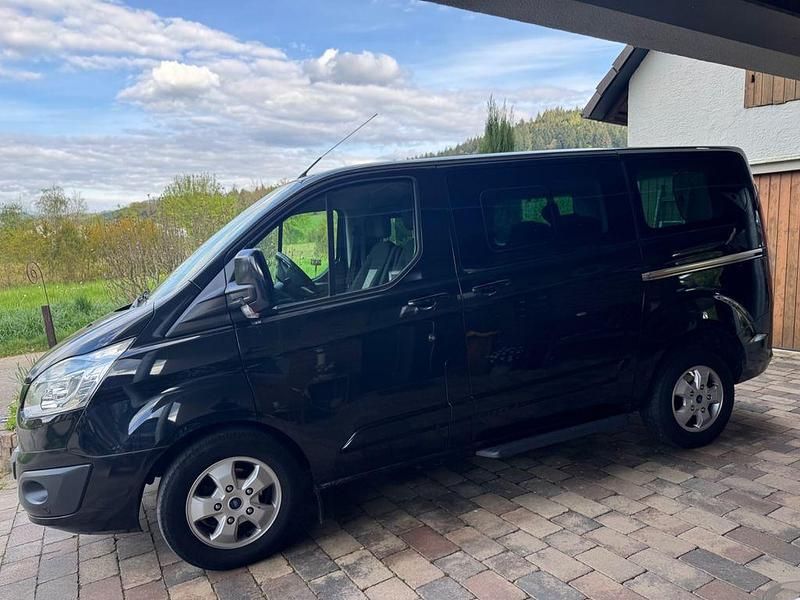 Second-hand Ford Transit 155 CP (114 kW) 2016 Negru Break