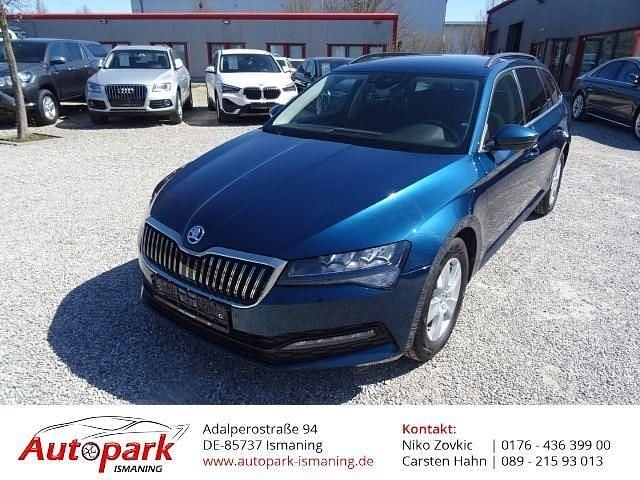 Blau Gebraucht 2022 Skoda Superb Ambition Kombi | 25.990 € (Etwas zu teuer) - Bild 1/4