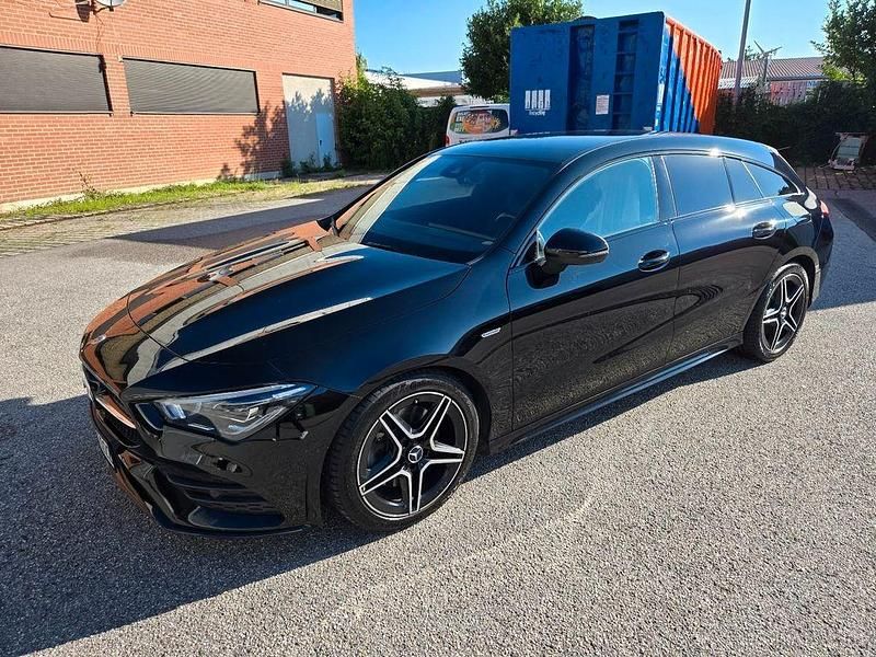 Schwarz Gebraucht 2020 Mercedes CLA250 Shooting Brake Edition Kombi | 21.500 € (Fairer Preis) - Bild 1/4