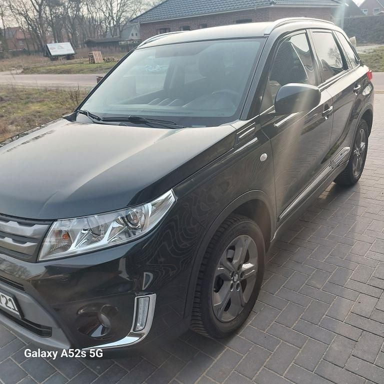 Gebraucht Suzuki Vitara Comfort 120 PS (88 kW) 2015 Schwarz SUV