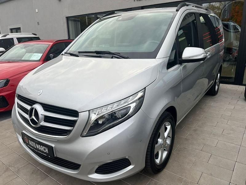 Brillantsilber Gebraucht 2015 Mercedes V250 Edition Van / Kleinbus | 31.980 € (Guter Preis) - Bild 1/4