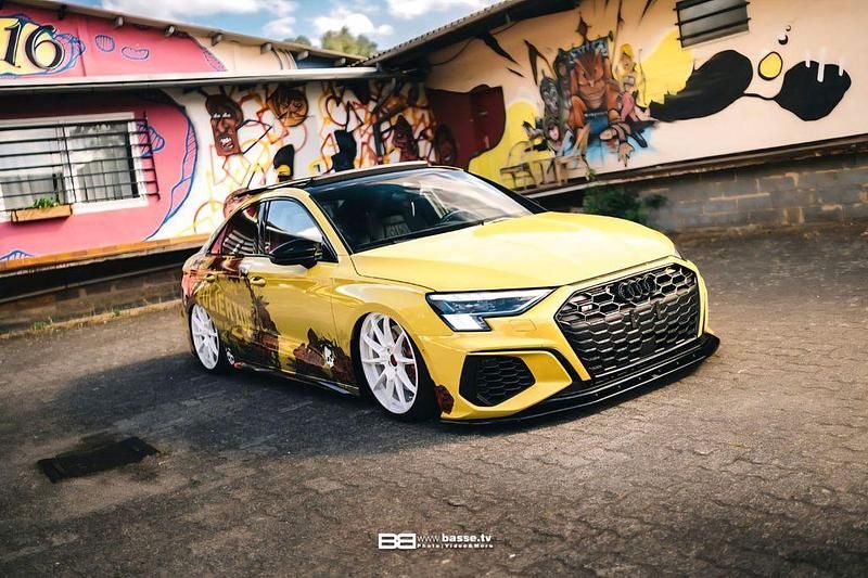 Gelb Gebraucht 2022 Audi S3 Ambiente Limousine | 38.449 € (Fairer Preis) - Bild 1/4