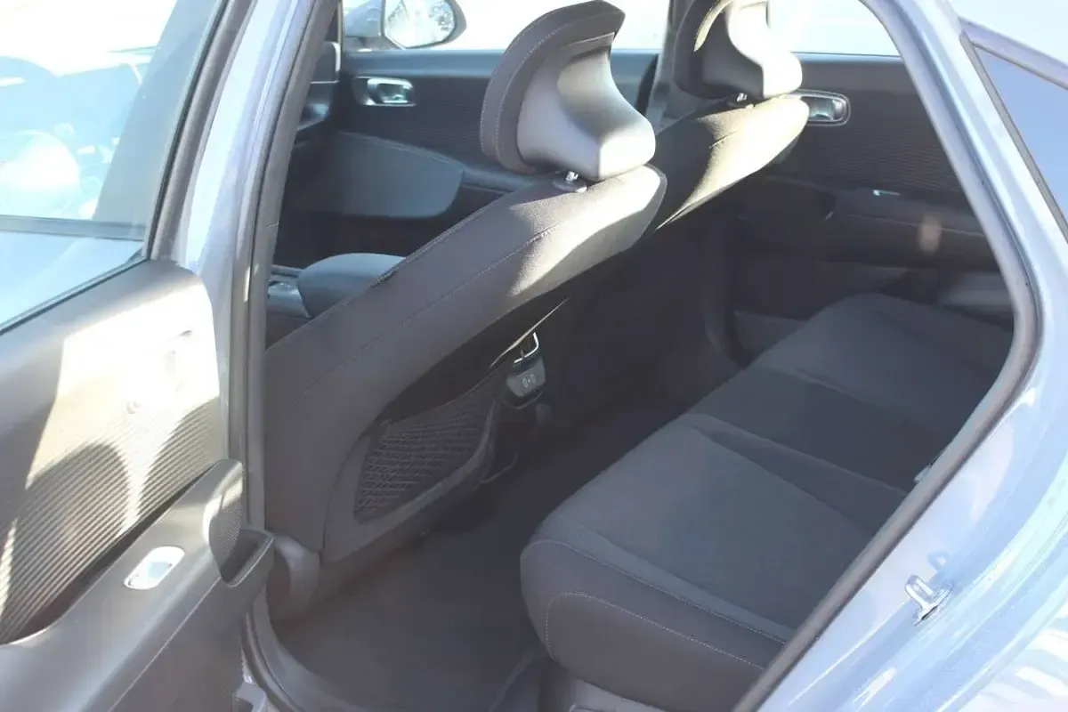 Gebraucht Hyundai Ioniq 6 36 kW (50 PS) 2024 Transmission blue pearl Limousine