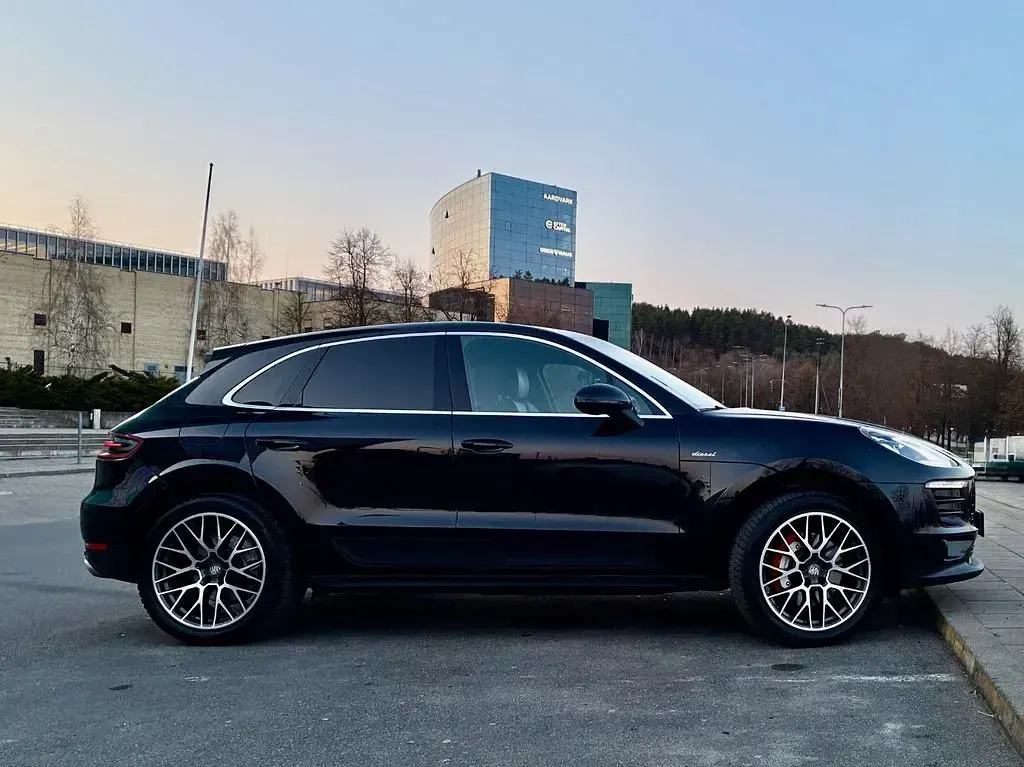 Gebraucht Porsche Macan 258 PS (189 kW) 2017 Schwarz SUV