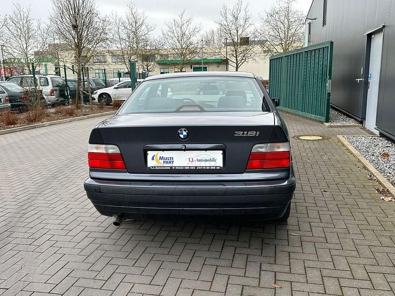 Gebraucht BMW 318 116 PS (85 kW) 1997 Grau Limousine