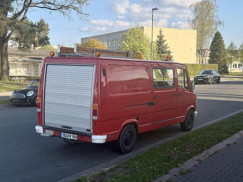 Gebraucht Mercedes T1 95 PS (69 kW) 1985 Rot Van