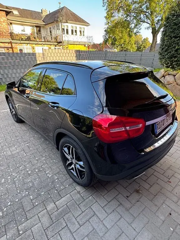 Gebraucht Mercedes GLA220 177 PS (130 kW) 2016 Schwarz SUV