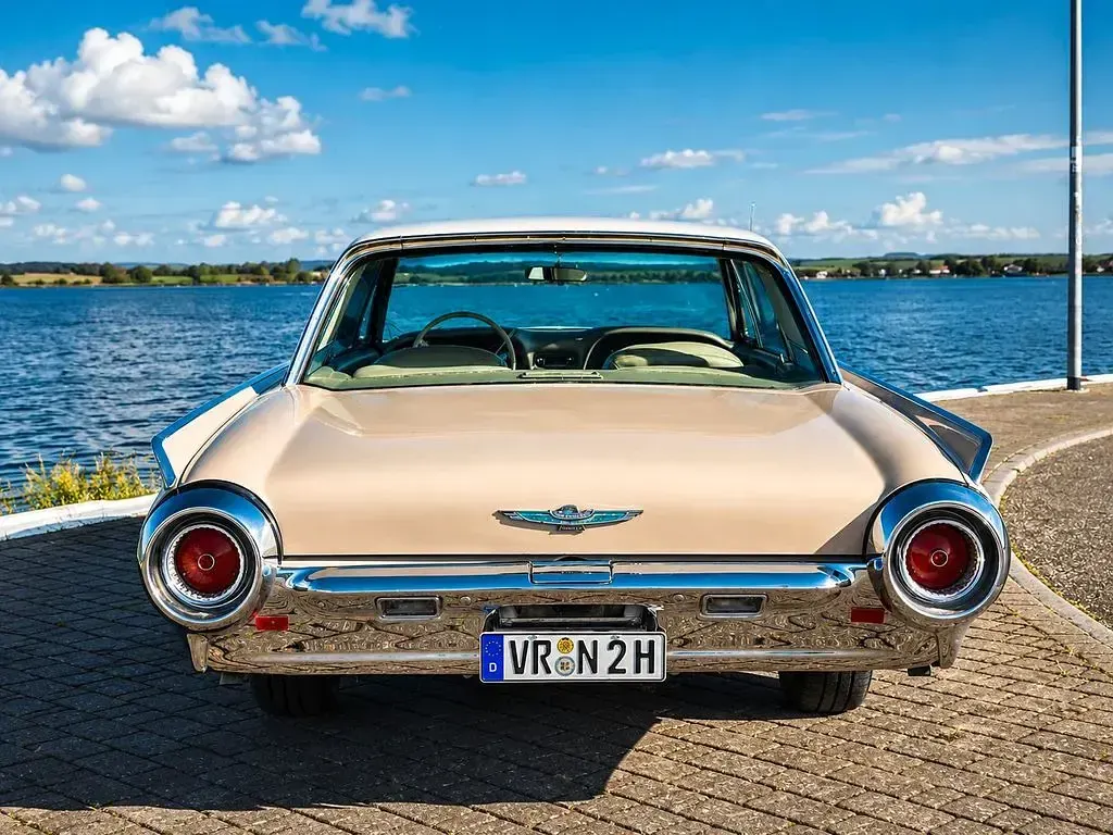 Gebraucht Ford V8 300 PS (220 kW) 1961 Beige Coupé