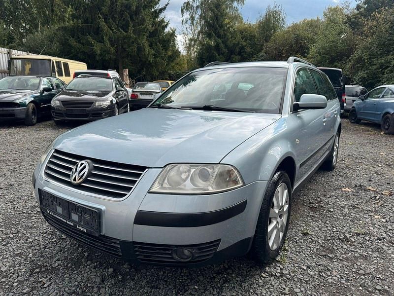 Silber Gebraucht 2001 VW Passat Comfortline Kombi | 2.000 € (Fairer Preis) - Bild 1/4