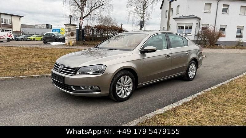 Gebraucht VW Passat Comfortline 140 PS (102 kW) 2012 Grau Limousine