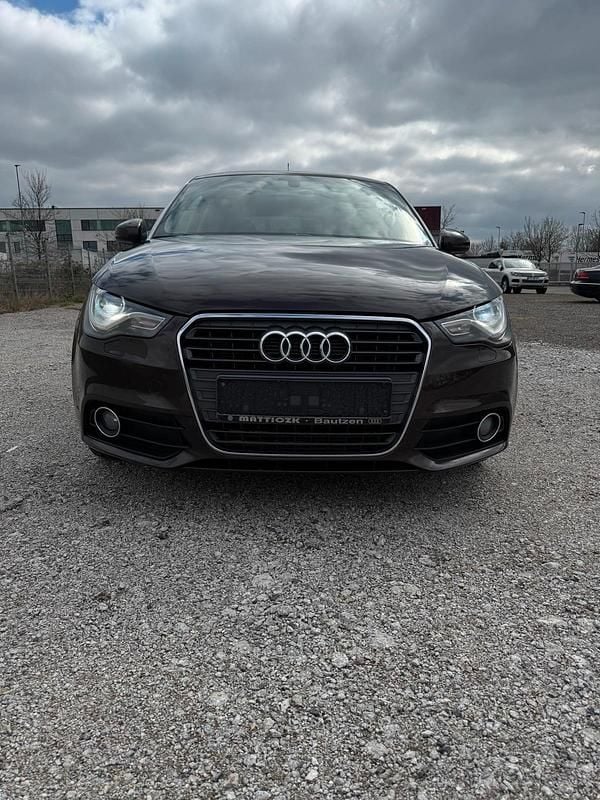 Gebraucht Audi A1 105 PS (77 kW) 2012 Blau Kleinwagen