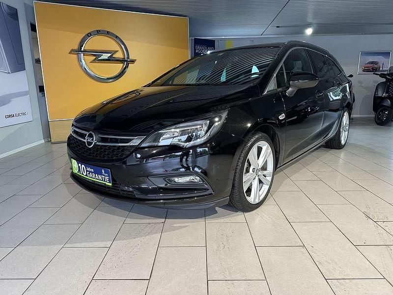 Onyx schwarz Gebraucht 2018 Opel Astra Dynamic Kombi | 13.290 € (Fairer Preis) - Bild 1/4