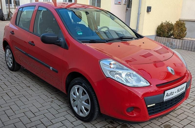 Second-hand Renault Clio III 75 CP (55 kW) 2012 Roșu Berlinǎ