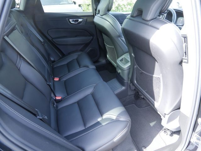 Gebraucht Volvo XC60 R-Design 408 PS (300 kW) 2023 Schwarz (metallic) SUV