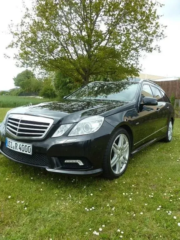 Używany Mercedes E350 Avantgarde 231 KM (169 kW) 2010 Czarny Sedan/Limuzyna