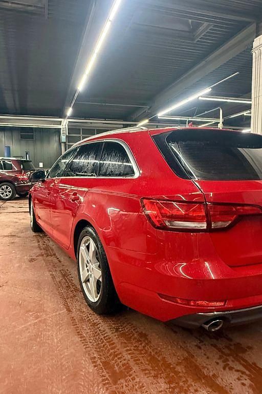 Gebraucht Audi A4 Sport 173 PS (127 kW) 2016 Rot Kombi