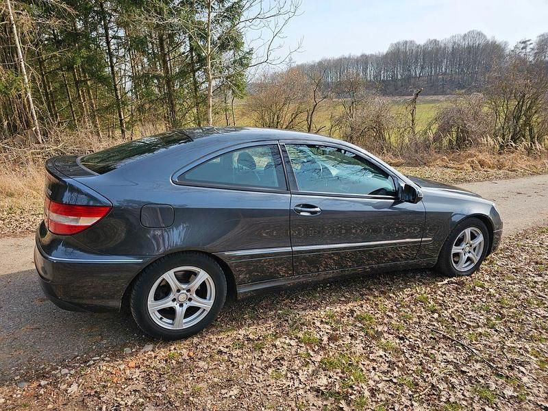 Gebraucht Mercedes CLC200 184 PS (135 kW) 2009 Grau Kleinwagen