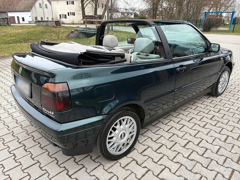 Gebraucht VW Golf 90 PS (66 kW) 1997 Grün Cabrio