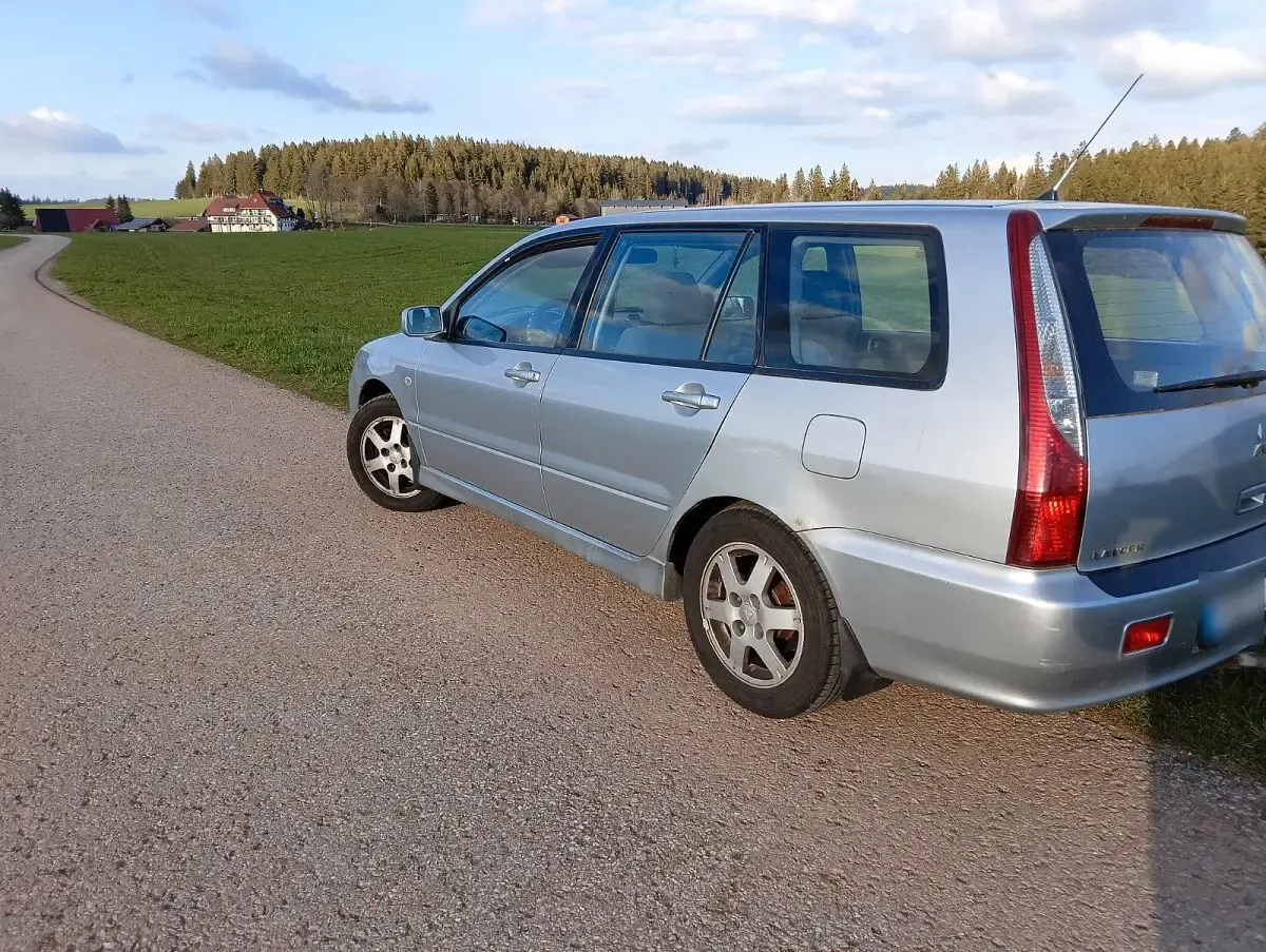 Gebraucht Mitsubishi Lancer Comfort Edition 98 PS (72 kW) 2003 Silber Kombi