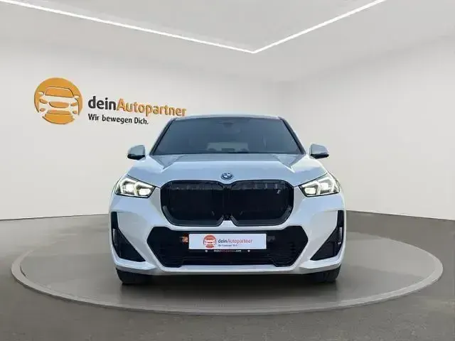 Gebraucht BMW iX1 M Sport 230 kW (313 PS) 2023 Mineralweiss SUV