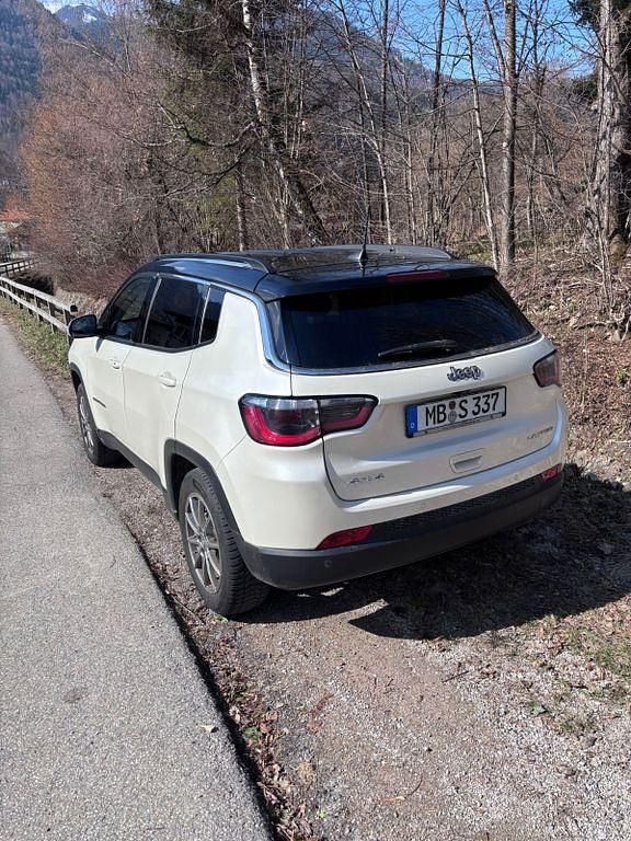 Gebraucht Jeep Compass Limited 170 PS (125 kW) 2018 Weiß SUV