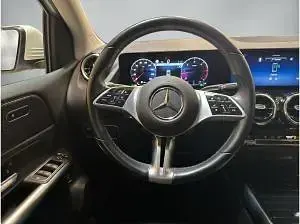 Gebraucht Mercedes B180 116 PS (85 kW) 2023 Weiß (polarweiss) Kleinwagen