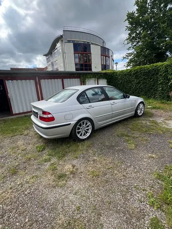 Gebraucht BMW 320 Performance 170 PS (125 kW) 2006 Silber Limousine