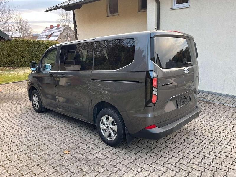 Gebraucht Ford Transit Custom 136 PS (100 kW) 2025 Grau Kombi