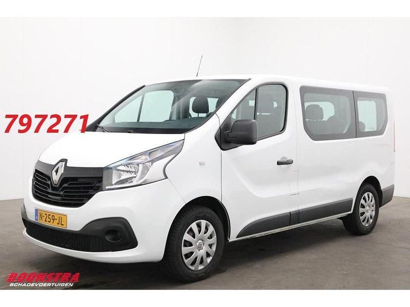 Gebraucht Renault Trafic Expression 95 PS (69 kW) 2018 Weiß Van / Kleinbus