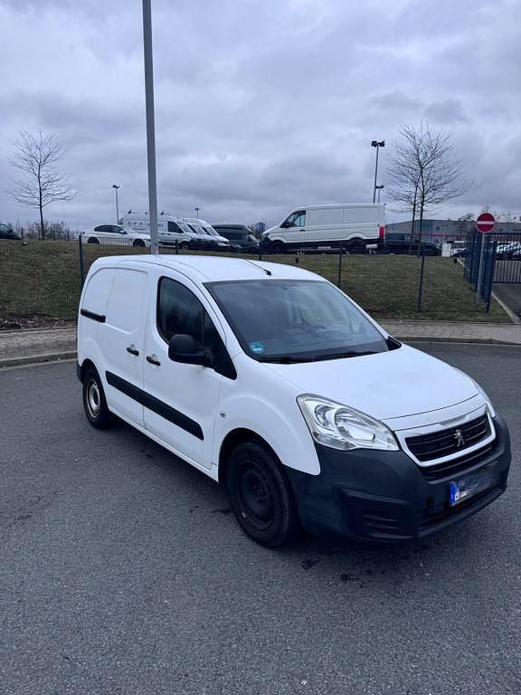 Gebraucht Peugeot Partner 95 PS (69 kW) 2018 Weiß Van / Kleinbus