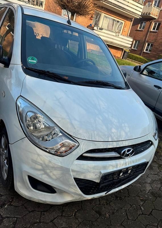 Weiß Gebraucht 2013 Hyundai i10 Kleinwagen | 1.870 € (Superpreis) - Bild 1/4