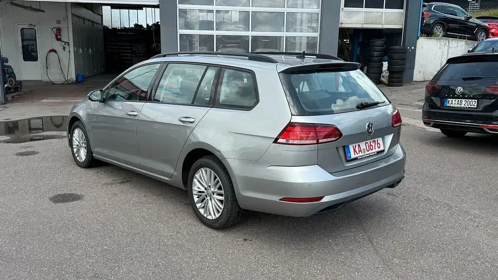 Second-hand VW Golf VII Trendline 116 CP (85 kW) 2018 Argintiu Break