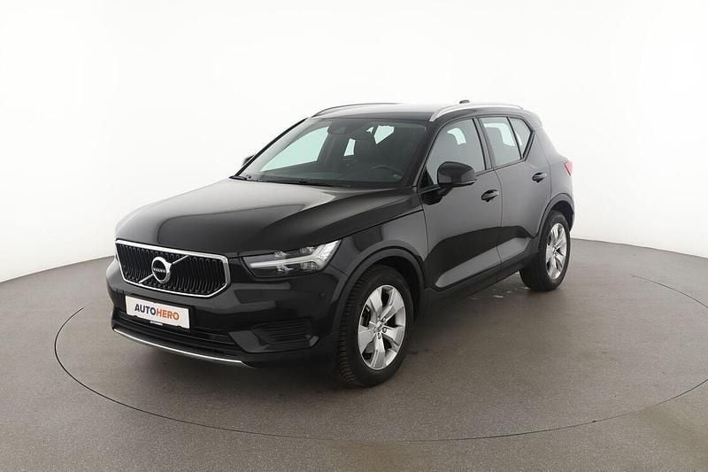 Schwarz Gebraucht 2020 Volvo XC40 Momentum SUV | 27.640 € (Superpreis) - Bild 1/3