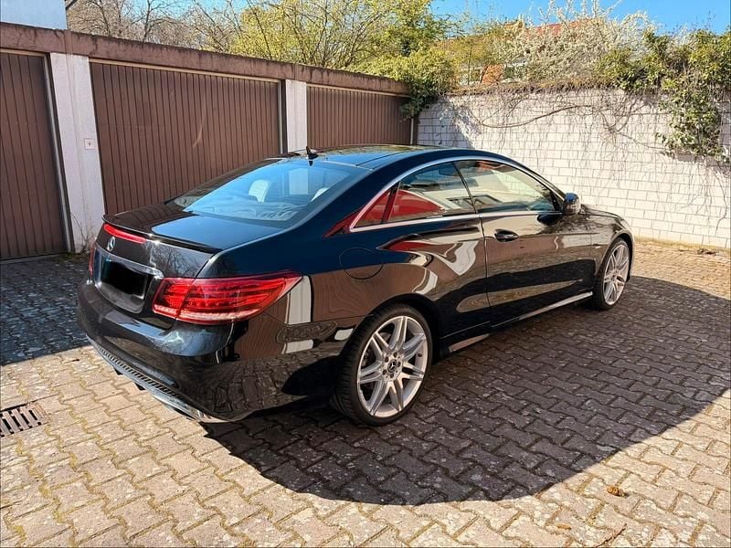 Gebraucht Mercedes E350 AMG 258 PS (189 kW) 2017 Schwarz Coupé