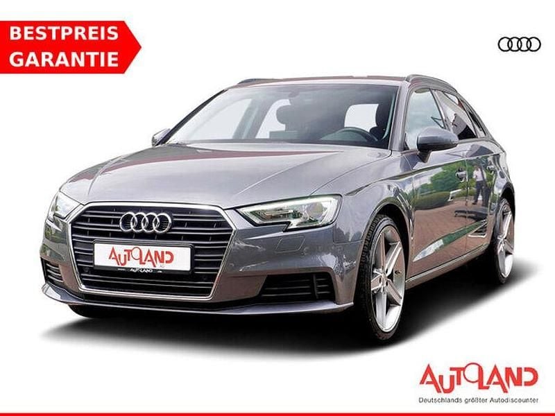 Grau Gebraucht 2020 Audi A3 Basis Limousine | 21.990 € (Fairer Preis) - Bild 1/4