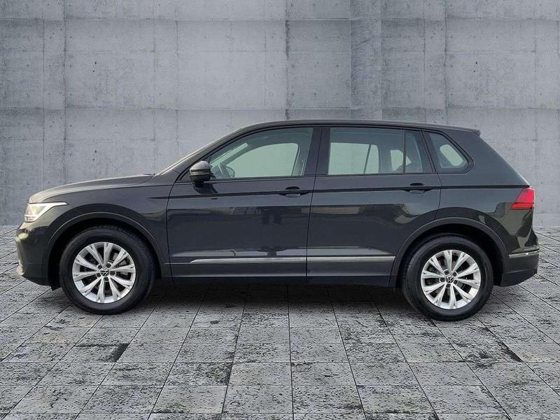 Gebraucht VW Tiguan 122 PS (89 kW) 2022 Uranograu SUV