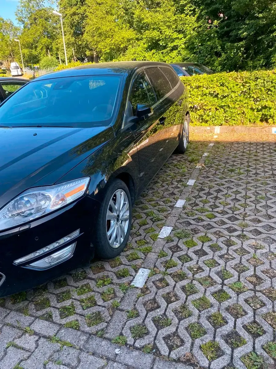 Gebraucht Ford Mondeo 140 PS (102 kW) 2013 Schwarz Kombi
