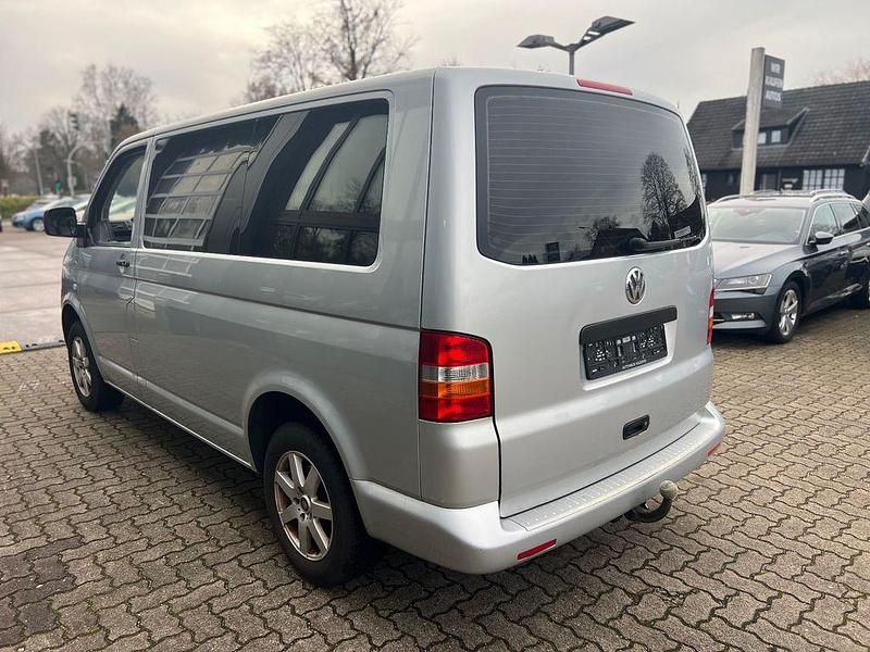 Gebraucht VW Caravelle 131 PS (96 kW) 2006 Silber Van / Kleinbus