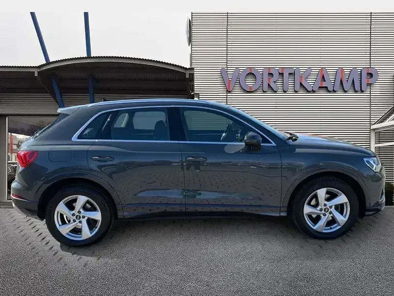 Second-hand Audi Q3 Advanced 150 CP (110 kW) 2022 Gri SUV