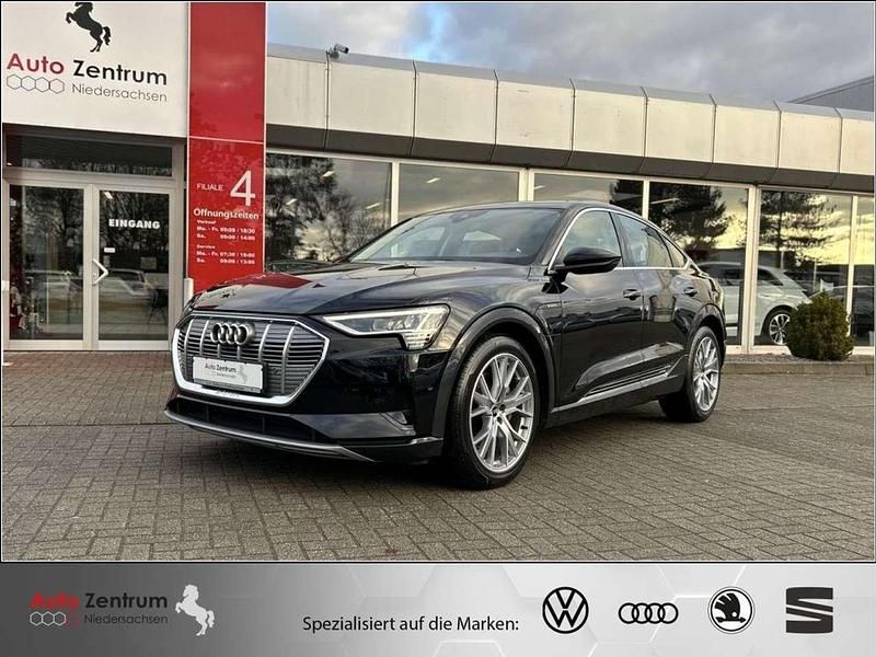 Mythos black metallic Gebraucht 2023 Audi e-tron Sportback Advanced SUV | 34.970 € (Superpreis) - Bild 1/3