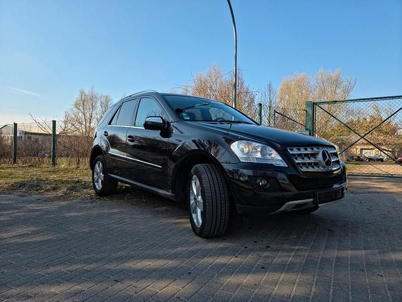 Gebraucht Mercedes ML350 272 PS (200 kW) 2009 Schwarz SUV
