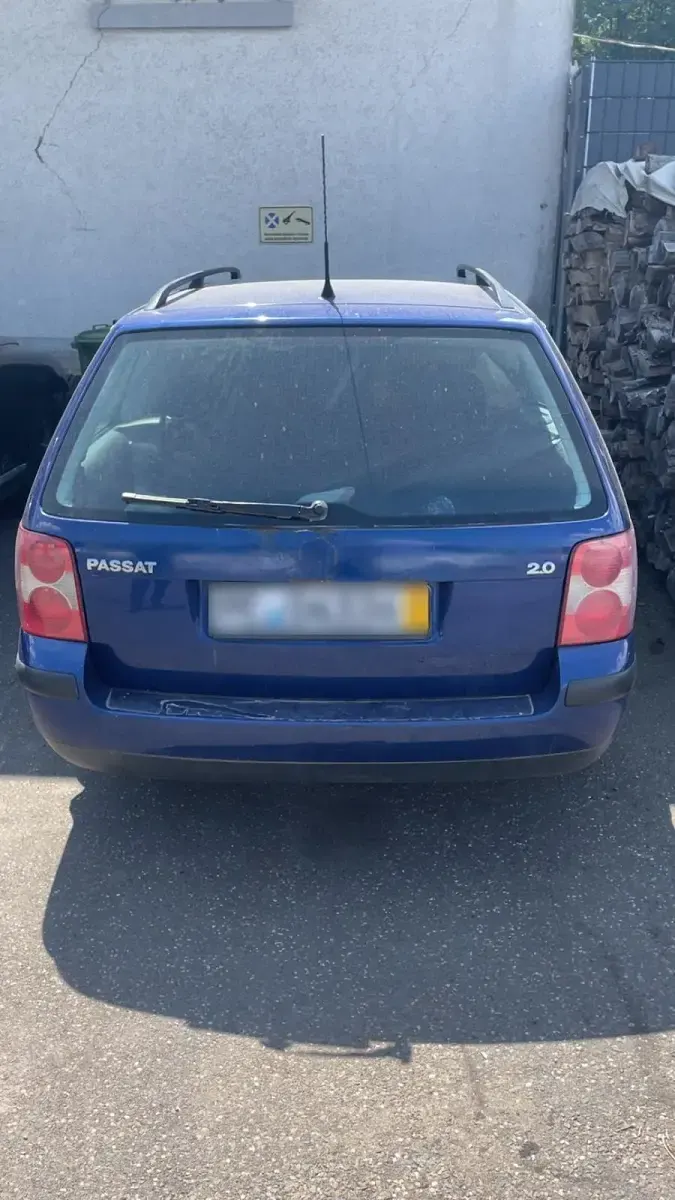 Gebraucht VW Passat 131 PS (96 kW) 2002 Blau Kombi
