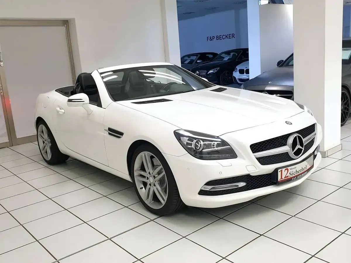 Gebraucht Mercedes SLK200 184 PS (135 kW) 2015 Polarweiss Cabrio