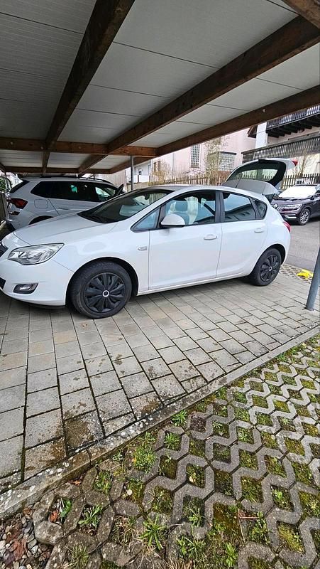 Gebraucht Opel Astra 87 PS (63 kW) 2011 Weiß Kleinwagen