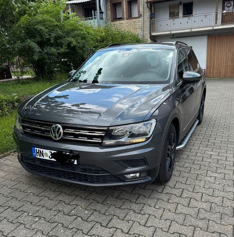 Grau Gebraucht 2018 VW Tiguan Comfortline SUV | 17.800 € (Guter Preis) - Bild 1/4